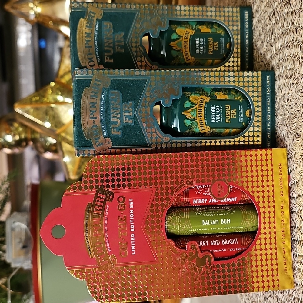 2 Poo-Pourri Limited Edition Funky Fir & 1 On The Go Limited Edition Holiday Set